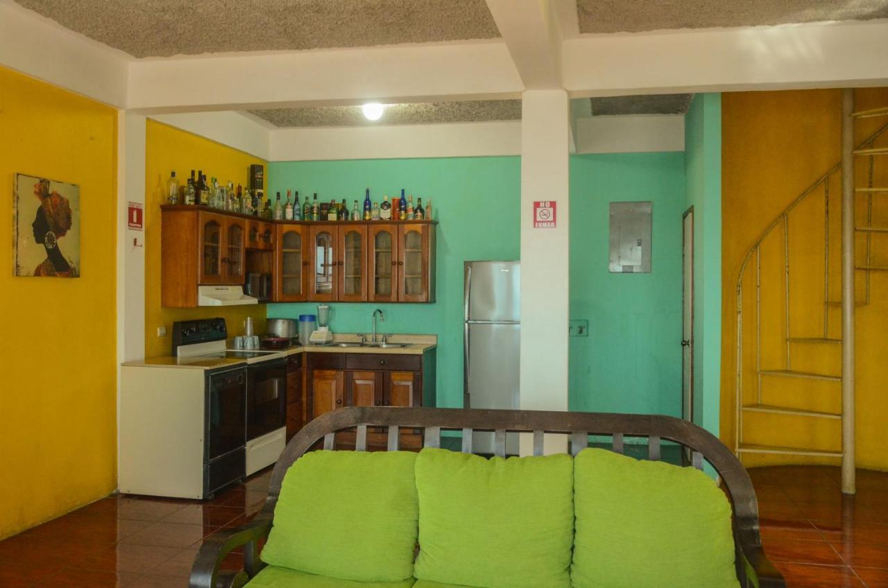 Chalet Castillo El Estor Esterno foto